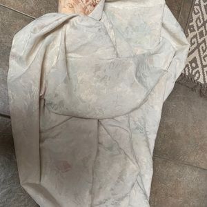 Snugable & cuddly  Blanket w/sleeves micro plush